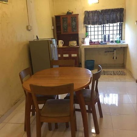 Trisya Homestay Kuala Terengganu Exteriör bild